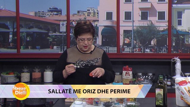 Rreze Dielli 1Janar 2020 - Të Gatuajmë me Znj Vjollca P. 1 - Sallate me oriz dhe perime
