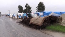 Sağanak nedeniyle çadırda kalan tarım işçileri tahliye ediliyor