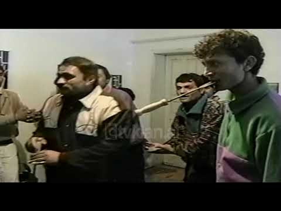 Sakrifikimet në teqen e Elbasanit - (22 Mars 2000)