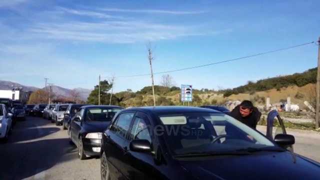 Ora News - Emigrantët kthehen në vendet e punës, radhë të gjata në Kakavijë