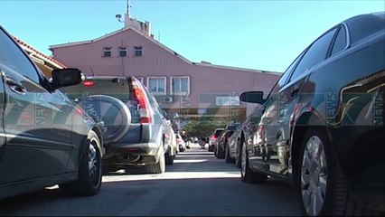 Video herunterladen: EMIGRANTET KTHEHEN PAS FESTAVE, FLUKS NE PIKAT KUFITARE - News, Lajme - Kanali 7