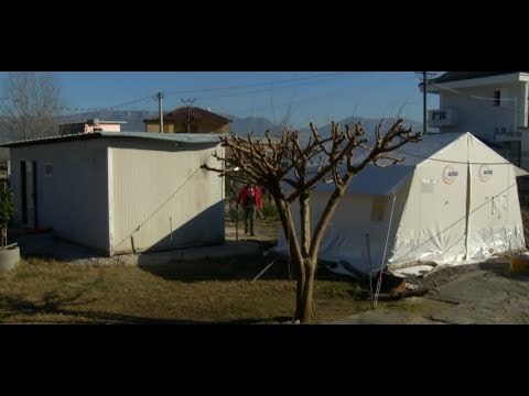 Ora News - Bubqi në çadra, banorët pa shtëpi pas tërmetit të 26 nëntorit