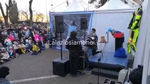 I bambini cantano l'inno della Lazio