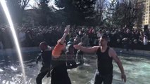 Në garë për kryqin! Dita e Ujit të Bekuar edhe në Korçë