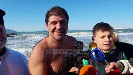 Hedhja e kryqit në det! Luftë me të ftohtin, ceremonia mbahet edhe Vlorë