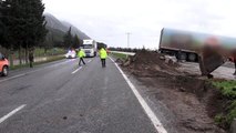 Manisa-Turgutlu kara yolu kaza nedeniyle 1,5 saat ulaşıma kapalı kaldı