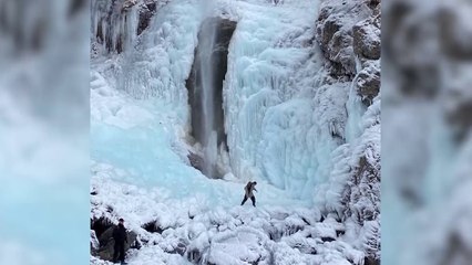 Ora News - Acari“ngrin”vendin, probleme në disa akse rrugore