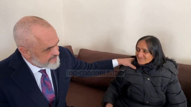 Rindërtimi, afate bashkive/ Rama në shtëpinë e re të një prej familjeve që tërmeti i la pastrehë