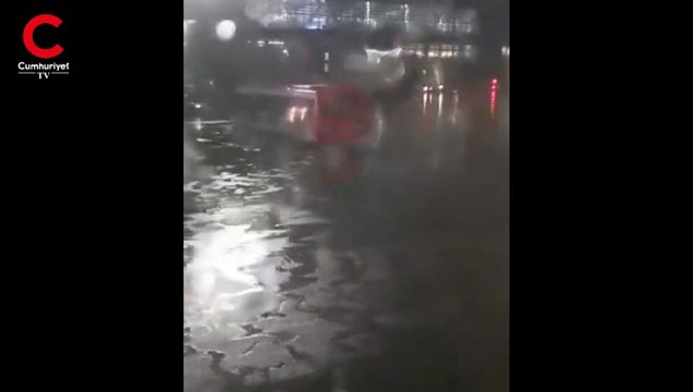 Cem Seymen Yeni Havalimanı'nda yaşadığı korku dolu anları böyle paylaştı