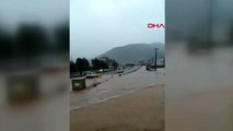 Antalya'da şiddetli yağış, fırtına ve hortum, tarım alanlarını vurdu