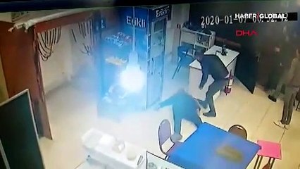 Yaraladığı kişiyi kahvehanede öldürmeye çalıştı! O anlar kamerada