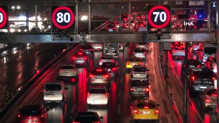 İstanbul'da trafiğe hava muhalefeti