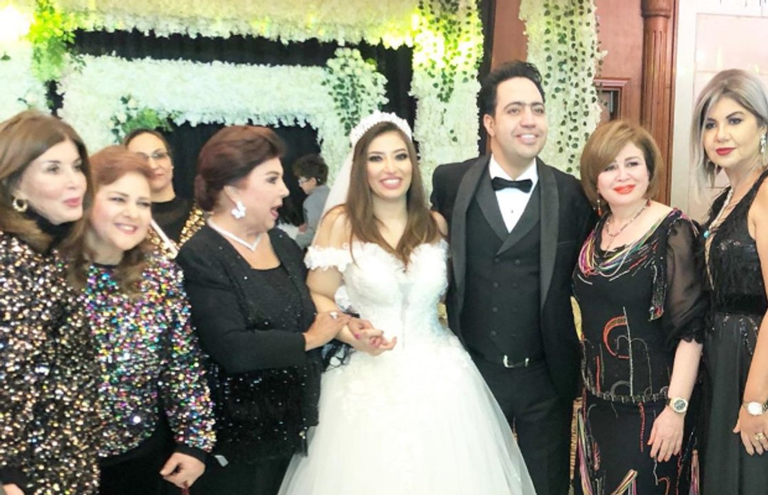 تصرف عفوي للنجمات لحظة عقد قران غادة رجب يثير ضجة على مواقع التواصل