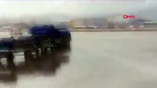 Sabiha Gökçen Havalimanı'nda yolcu uçağı pistten çıktı