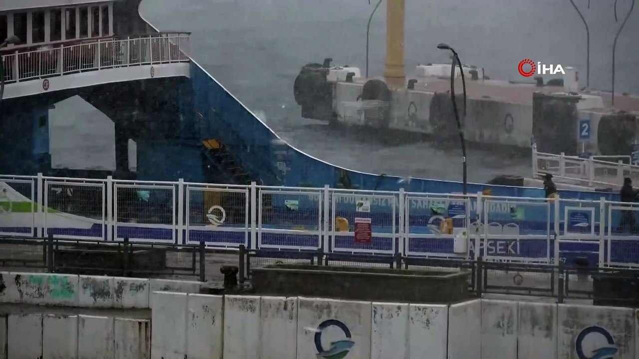 - Çanakkale'de Eceabat-Kilitbahir seferlerinde aksamalar yaşanıyor
