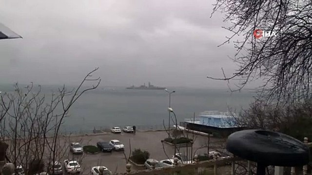 İstanbul Boğazı'nda bir faciadan daha dönüldü: Rus savaş gemisi kıyıya sürüklendi