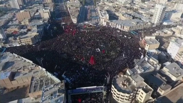 Iran: une foule immense se rassemble à Kerman pour l’enterrement du général Soleimani