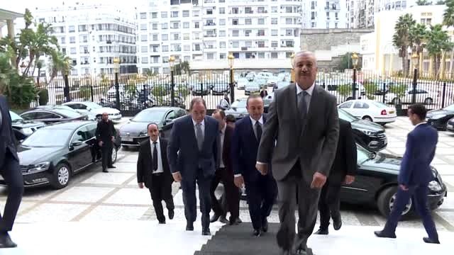 Dışişleri Bakanı Çavuşoğlu, Cezayir Başbakanı ile görüştü