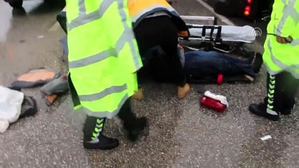 Adana'da otoyolda hurda yüklü tır devrildi