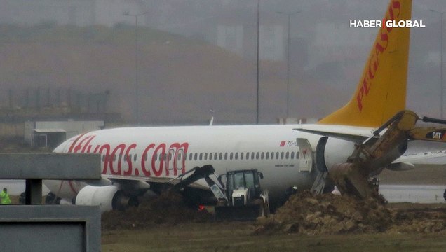 Pistten çıkan uçağın pilotu ve kule arasındaki konuşmalar ortaya çıktı