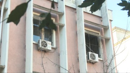 Ora News - Zjarr në godinën e njësisë bashkiake nr 9 në Tiranë