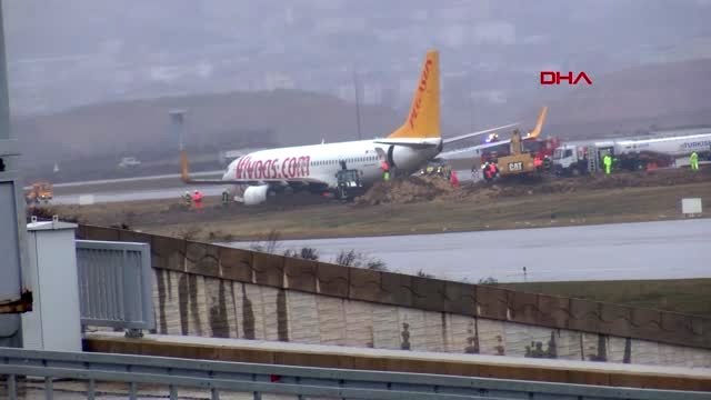 Sabiha gökçen'de pistten çıkan uçağı kurtarma çalışması yapılıyor -3