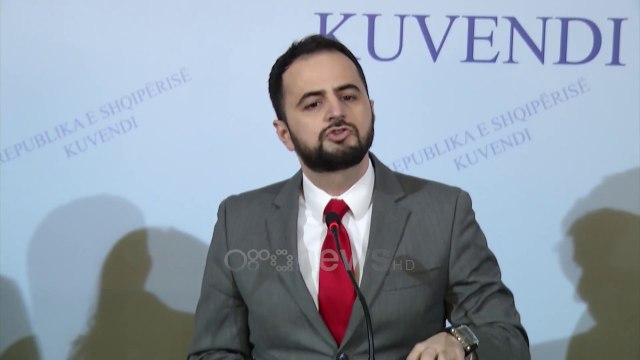 Ora News - Nisma Thurje 50 mijë firma për ndryshimin e sistemit zgjedhor