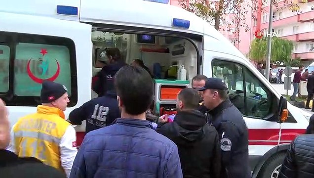 Seyir halinde araç karşı şeride geçen öğrenci servisine çarptı: 15 öğrenci yaralandı