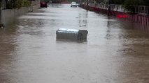 Mersin'de yaşamı felç eden kuvvetli yağış, 2 can aldı