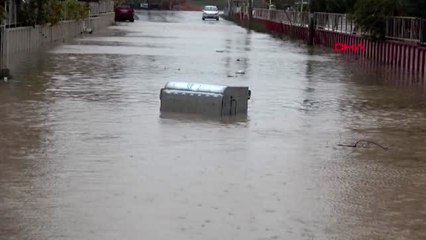 Mersin'de yaşamı felç eden kuvvetli yağış, 2 can aldı