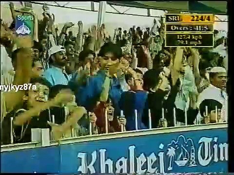 Waqar Younis Vs Young Kumar Sangakkara - Brilliant Delivery BOWLED - Sharjah 2001