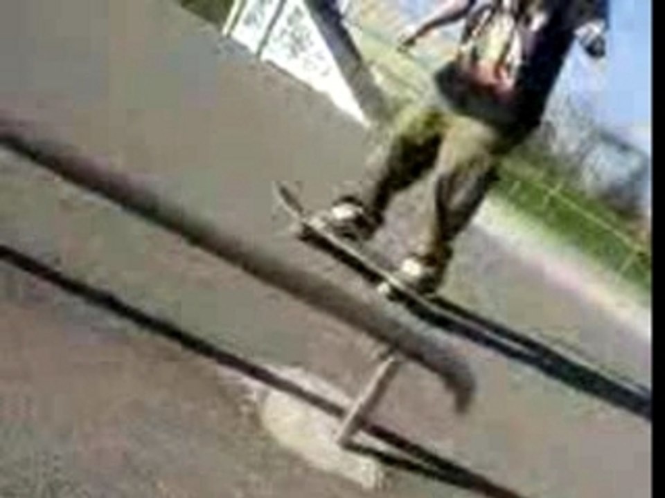 Moi slide heel flip and handstand