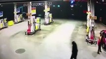Akaryakıt istasyonunda faciadan dönüldü... Uçarak pompaya çarptı