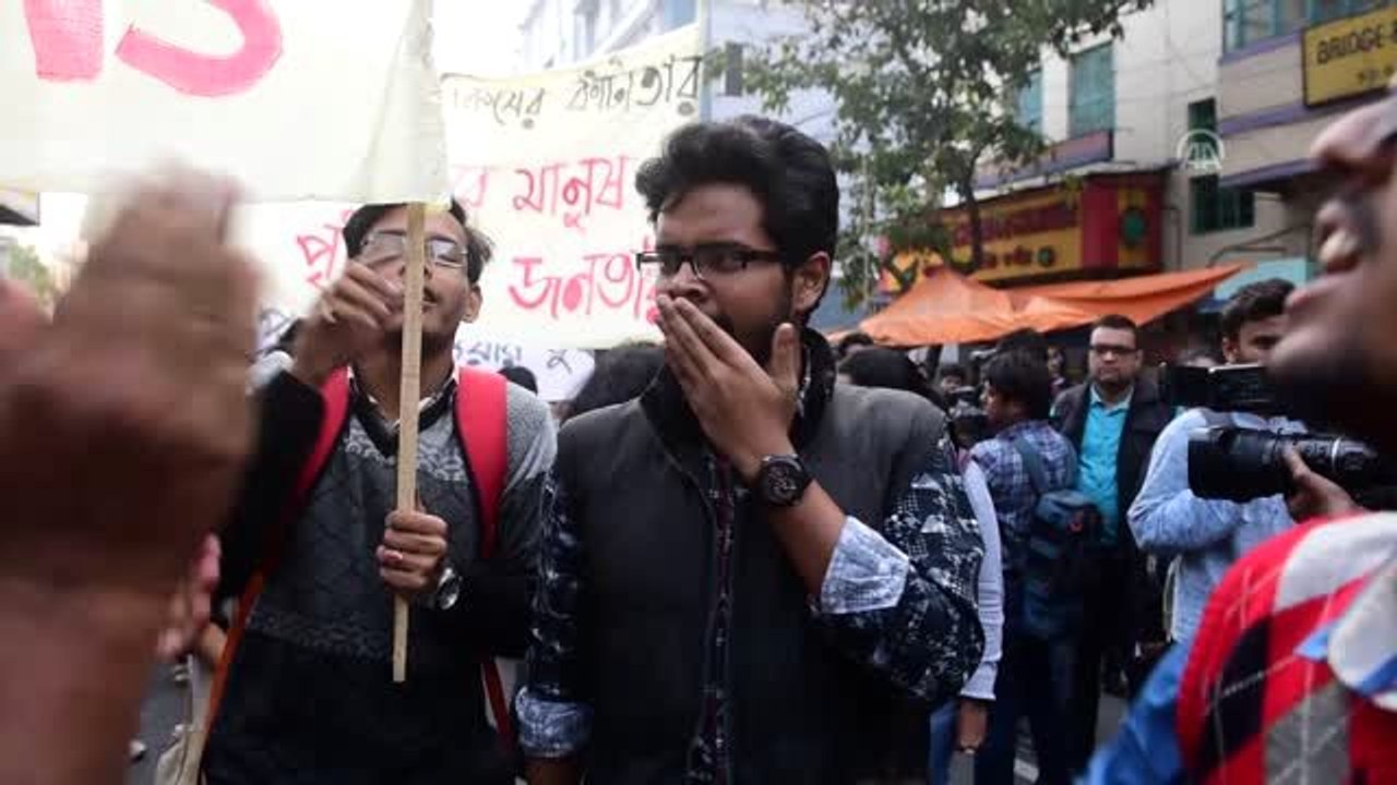 Hindistan'da protestolar sürüyor