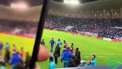 لقطات بعد صافرة الحكم لمواجهة الهلال الاهلي  رازفان يخرج سريعًا من الملعب الفرج يُحيي الجماهير عسيري يخرج مصابًا @a alshniber