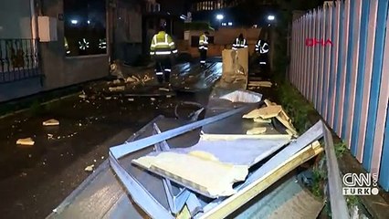 Beşiktaş'ta 2 binanın çatısı uçtu