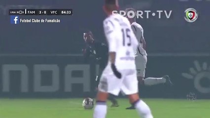 @TheBuzzer: Él es Uros Racic