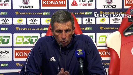 La pelouse du Stade de Reims pointée du doigt par Thierry Laurey