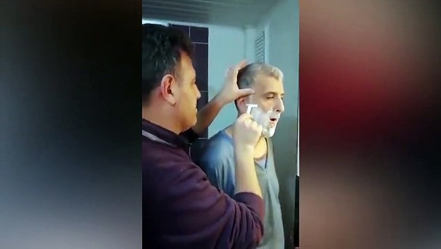 İki engelli kardeş 70 yaşında cezaevine gönderilen anneleri için Adalet Bakanı Gül'e mektup yazdı: Annem onayınızla bir tutukluyu ziyaret etti ve buna suç diyorlar