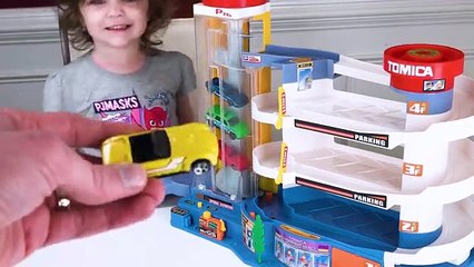 Genevieve teaches Colors while Playing with Tomica Toy Car playset-