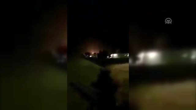 İran Devrim Muhafızları Ordusu ABD'nin Irak'taki üssünü balistik füzelerle vurdu (2)