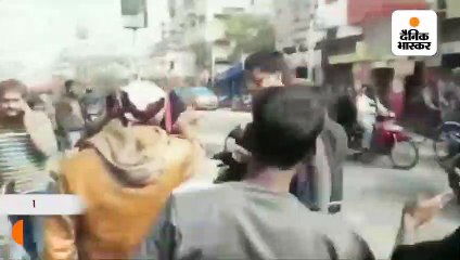 सरकार की आर्थिक नीतियों का विरोध: बंगाल के कांचरापाड़ा में रेल रोकी, सिलीगुड़ी में ड्राइवरों ने हेलमेट पहनकर बस चलाई