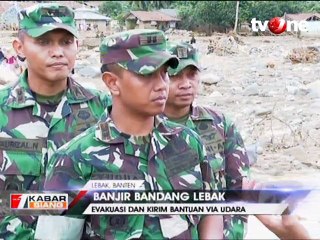 TNI Bujuk Warga Lebak yang Bertahan Agar Mau Dievakuasi