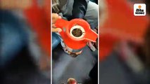 IRCTC का वैंडर परोस रहा था कॉक्रोच वाली चाय, यात्रियों ने बनाया वीडियो
