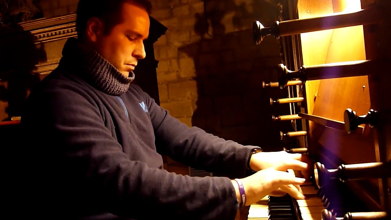 Orgue de l'église Saint-Nicolas joué par Victor Mangeol