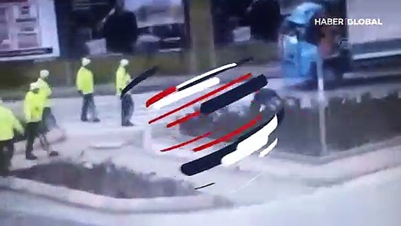 "Polisleri kamyon şoförünü dövdü" iddiasında flaş gelişme! O görüntüleri çeken kişi gözaltına alındı