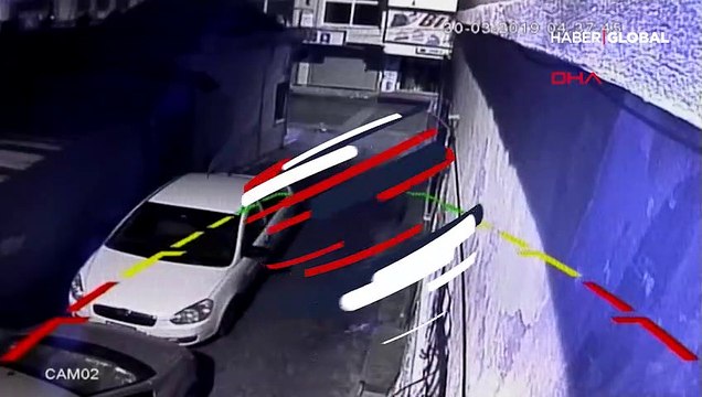 Kadın kılığına girip çuvalla cep telefonu çaldılar