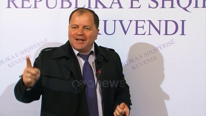 Ora News - Lefter Maliqi bën thirrje për protesta: Revolucion demokratik deri në rrëzimin e qeverisë