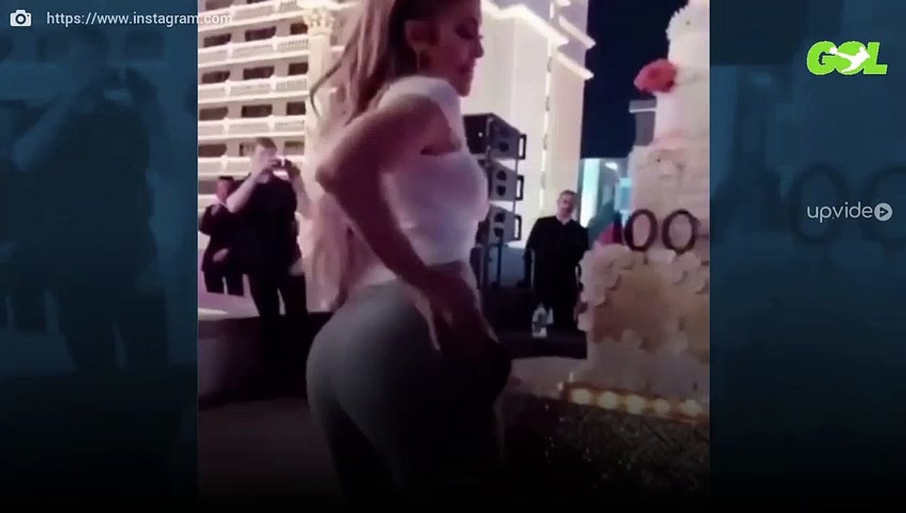 Jennifer López se lo baja, se mete la mano ahí y la graban haciéndolo