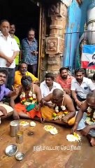 மதுரையில் மண்சோறு சாப்பிட்டு அலகு குத்திய ரஜினி ரசிகர்கள் - வீடியோ